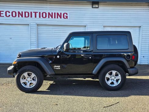Used 2018 Jeep Wrangler Sport S image 6