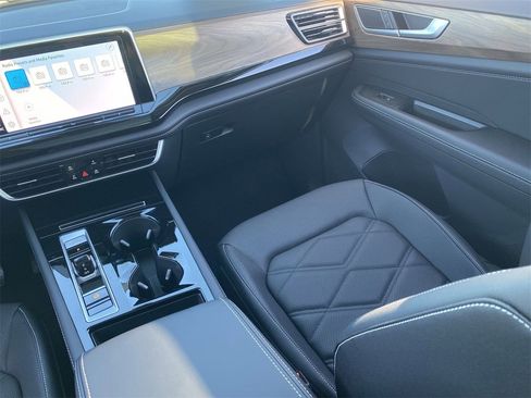 New 2026 Volkswagen Atlas SE image 12