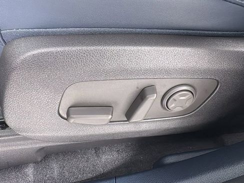 New 2026 Kia Carnival EX FWD image 11