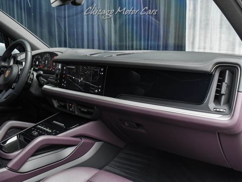 Used 2025 Porsche Cayenne image 23