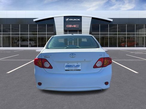 Used 2010 Toyota Corolla LE image 4