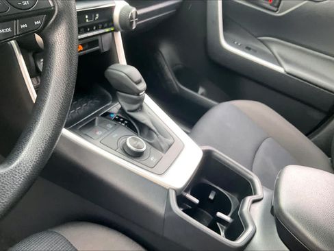 Used 2025 Toyota RAV4 LE AWD/4WD image 16