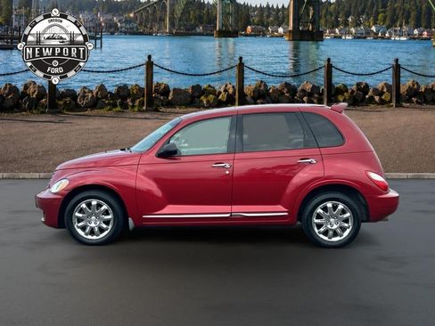 Used 2007 Chrysler PT Cruiser Limited w/ Chrome Accents Group FWD image 2