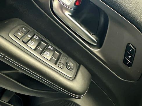 New 2027 Chrysler Pacifica Select AWD/4WD image 27