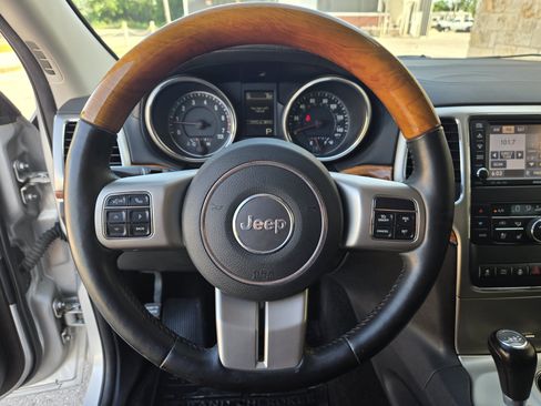 Used 2011 Jeep Grand Cherokee Overland AWD/4WD image 12
