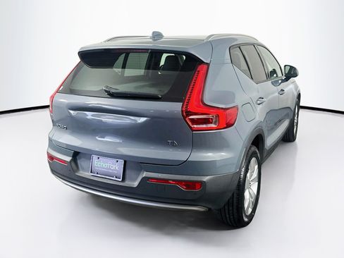 Used 2020 Volvo XC40 T4 Momentum FWD image 9