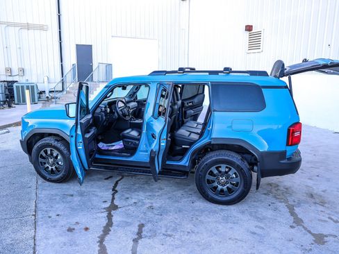 Used 2025 Toyota Land Cruiser image 12