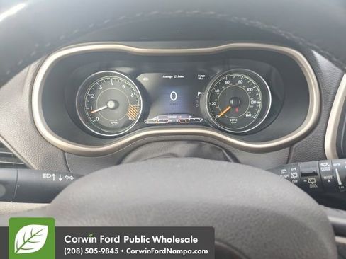 Used 2015 Jeep Cherokee Trailhawk image 12