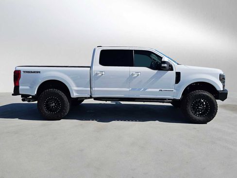 Used 2021 Ford F250 Lariat w/ Lariat Value Package AWD/4WD image 2