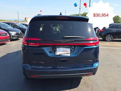 Used 2025 Chrysler Pacifica Limited