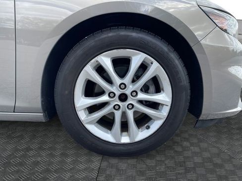 Used 2018 Chevrolet Malibu LT FWD image 14