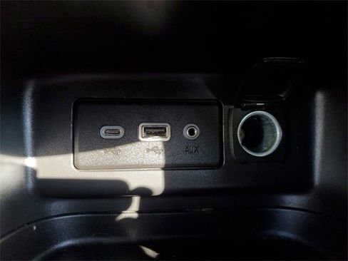 Used 2023 Chevrolet Equinox LT image 21