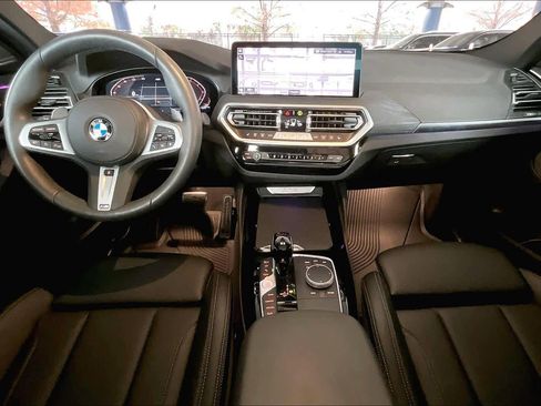 Used 2025 BMW X4 xDrive30i w/ Premium Package image 15