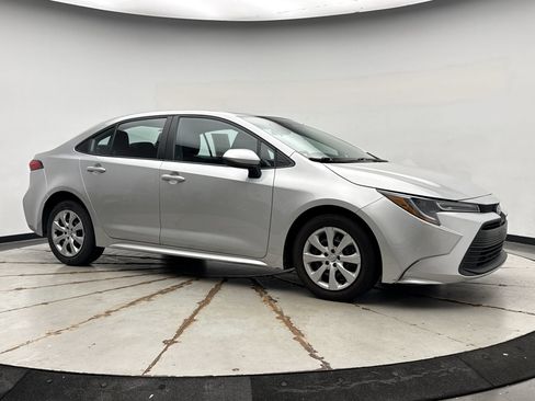 Used 2023 Toyota Corolla LE FWD image 7