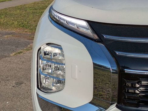 New 2026 Mitsubishi Outlander ES AWD/4WD image 10