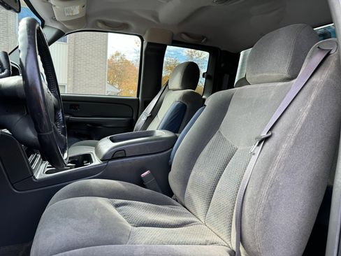 Used 2005 Chevrolet Silverado 2500 LS RWD image 14