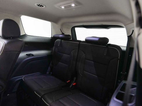 Used 2020 GMC Acadia Denali w/ Technology Package image 10