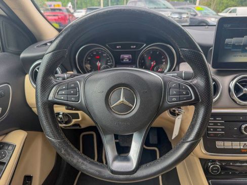 Used 2018 Mercedes-Benz GLA 250 image 8