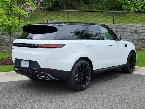New 2026 Land Rover Range Rover Sport SE AWD/4WD image 2