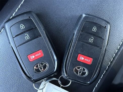 Used 2023 Toyota Corolla SE image 20