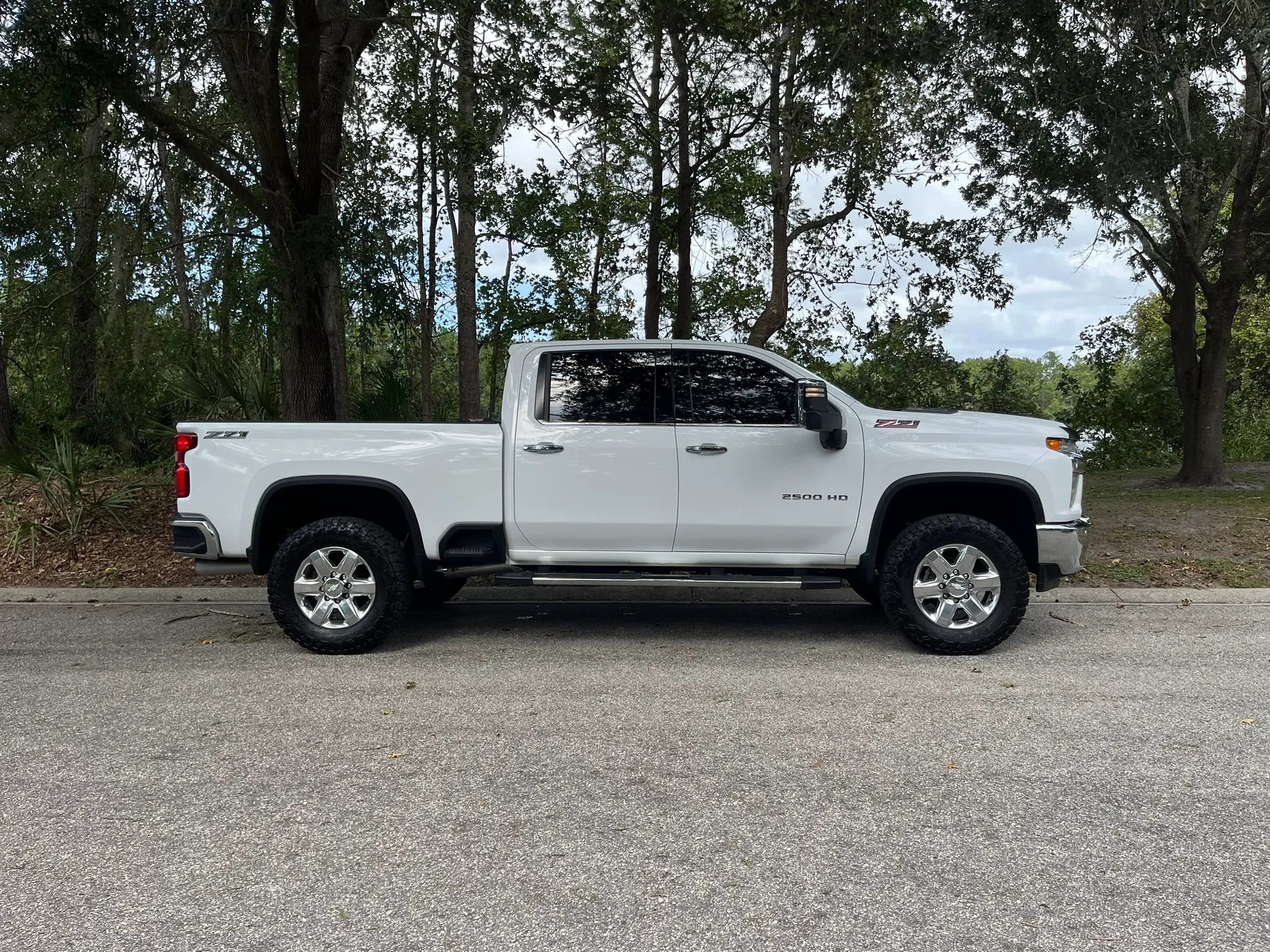 Used 2020 Chevrolet Silverado 2500 LTZ w/ LTZ Premium Package AWD/4WD image 5