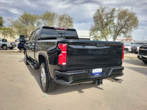 Used 2024 Chevrolet Silverado 2500 High Country w/ High Country Premium Package image 4
