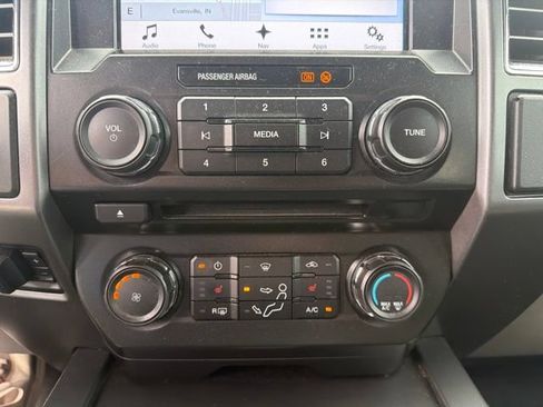 Used 2017 Ford F250 XLT w/ XLT Premium Package AWD/4WD image 14