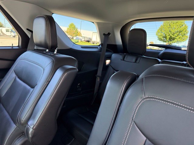 Used 2021 Ford Explorer XLT w/ Equipment Group 202A AWD/4WD image 11