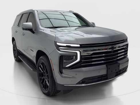 Used 2025 Chevrolet Tahoe LT w/ Comfort Package RWD image 2