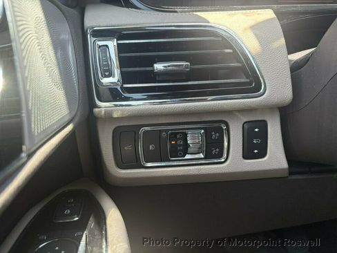 Used 2022 Lincoln Navigator Reserve AWD/4WD image 14