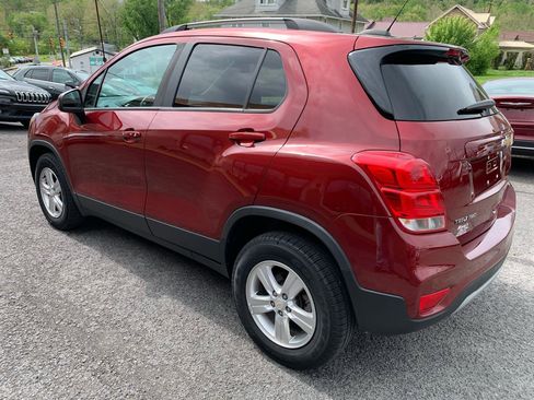 Used 2022 Chevrolet Trax LT w/ Driver Confidence Package AWD/4WD image 3