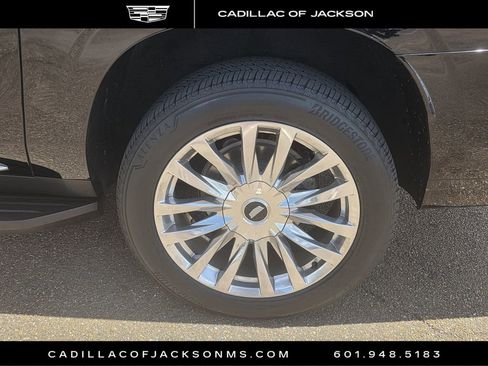 Used 2023 Cadillac Escalade ESV Premium Luxury RWD image 30