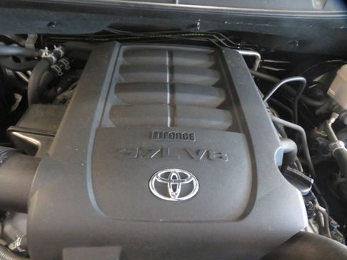 Used 2018 Toyota Sequoia Limited w/ Safety & Convenience Package AWD/4WD image 68