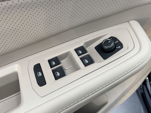 New 2026 Volkswagen Atlas SE image 13