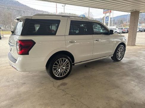Certified 2022 Ford Expedition Platinum AWD/4WD image 4