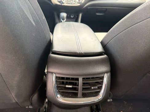 Used 2025 Chevrolet Malibu LT FWD image 11