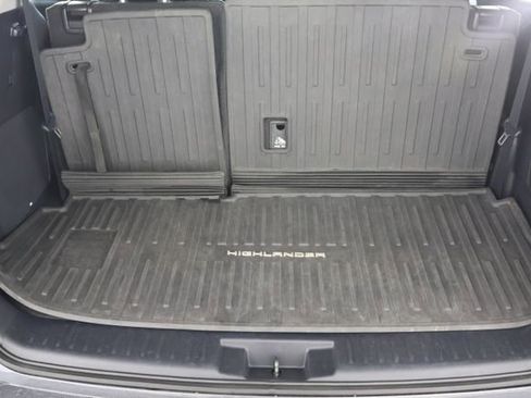 Used 2021 Toyota Highlander Platinum AWD/4WD image 22
