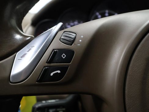 Used 2012 Porsche Cayenne Turbo w/ Sport Pkg image 19