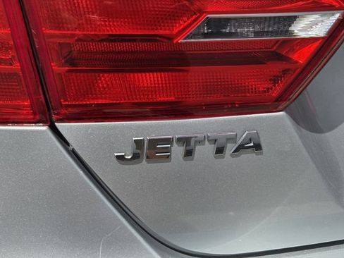 Used 2013 Volkswagen Jetta SE FWD image 5