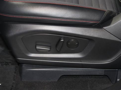 Used 2025 Ford Explorer ST-Line w/ ST-Line Street Pack AWD/4WD image 19