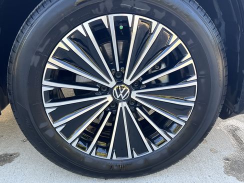 Used 2026 Volkswagen Tiguan S FWD image 11