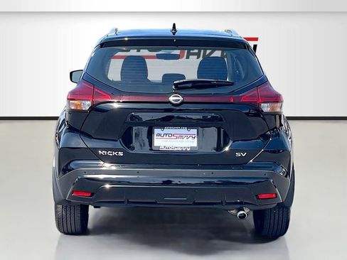 Used 2023 Nissan Kicks SV w/ Interior Electronics Package FWD image 6