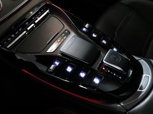 Used 2021 Mercedes-Benz AMG GT 43 w/ Driver Assistance Package image 34