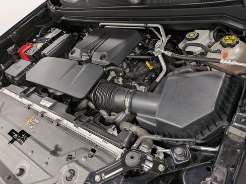 Used 2023 GMC Canyon Denali image 31