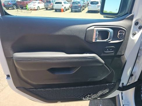 Used 2022 Jeep Wrangler Unlimited Rubicon 4xe w/ Cold Weather Group AWD/4WD image 11