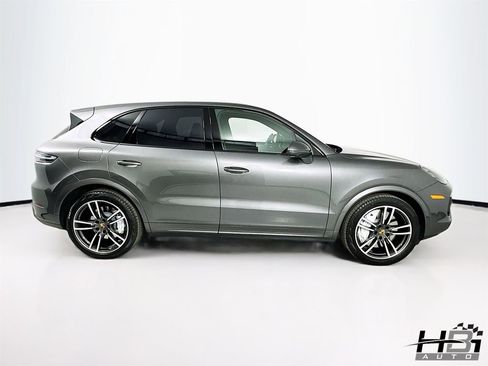 Used 2019 Porsche Cayenne Turbo AWD/4WD image 5