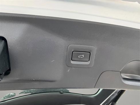 Used 2019 MAZDA CX-9 Touring w/ Touring Premium Package image 18