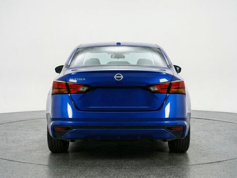 Used 2025 Nissan Altima 2.5 SV image 7