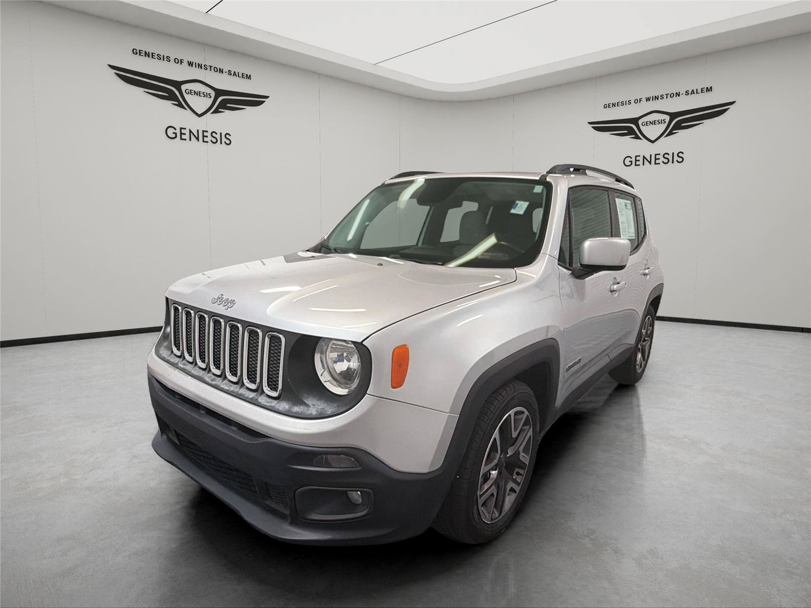 Used 2017 Jeep Renegade Latitude w/ Popular Equipment Group FWD image 1