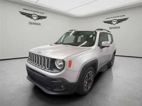 Used 2017 Jeep Renegade Latitude w/ Popular Equipment Group FWD image 1